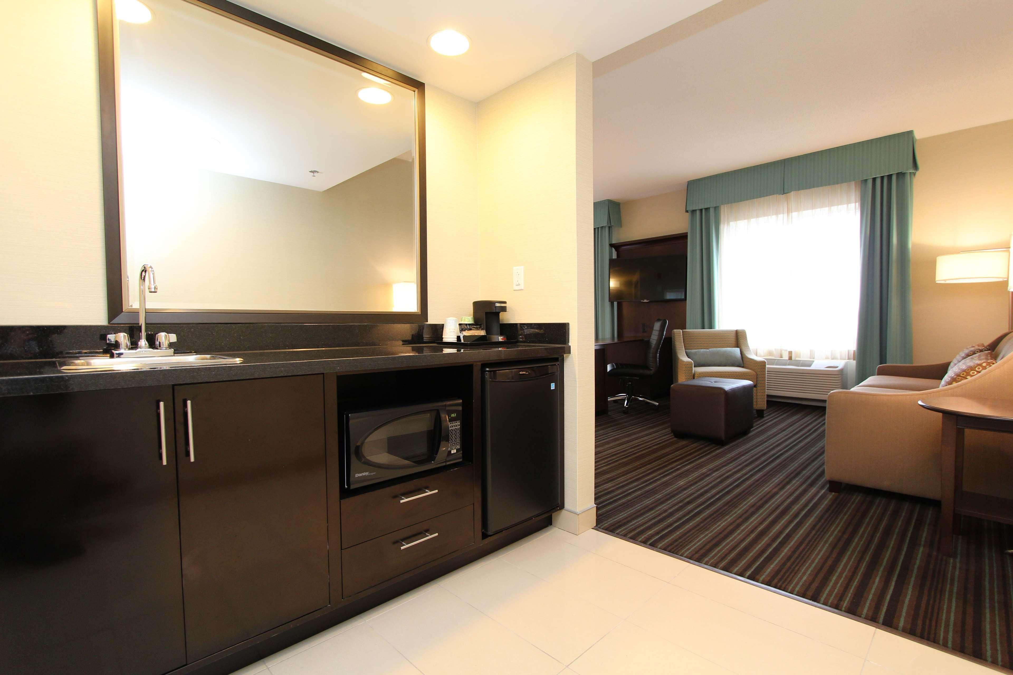 Hampton Inn & Suites By Hilton St. John'S Airport Ngoại thất bức ảnh