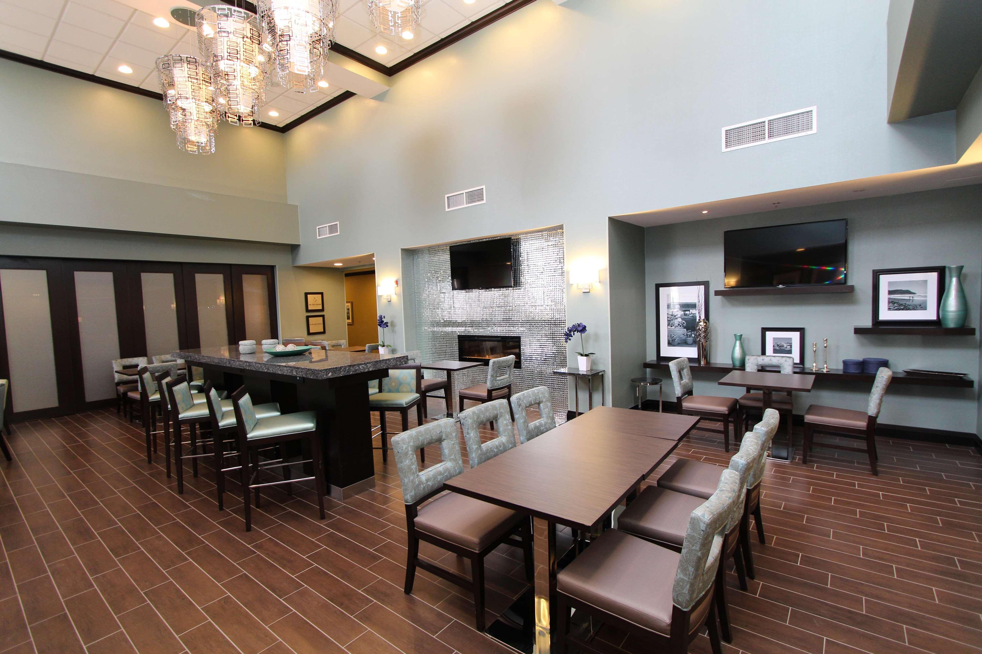 Hampton Inn & Suites By Hilton St. John'S Airport Ngoại thất bức ảnh