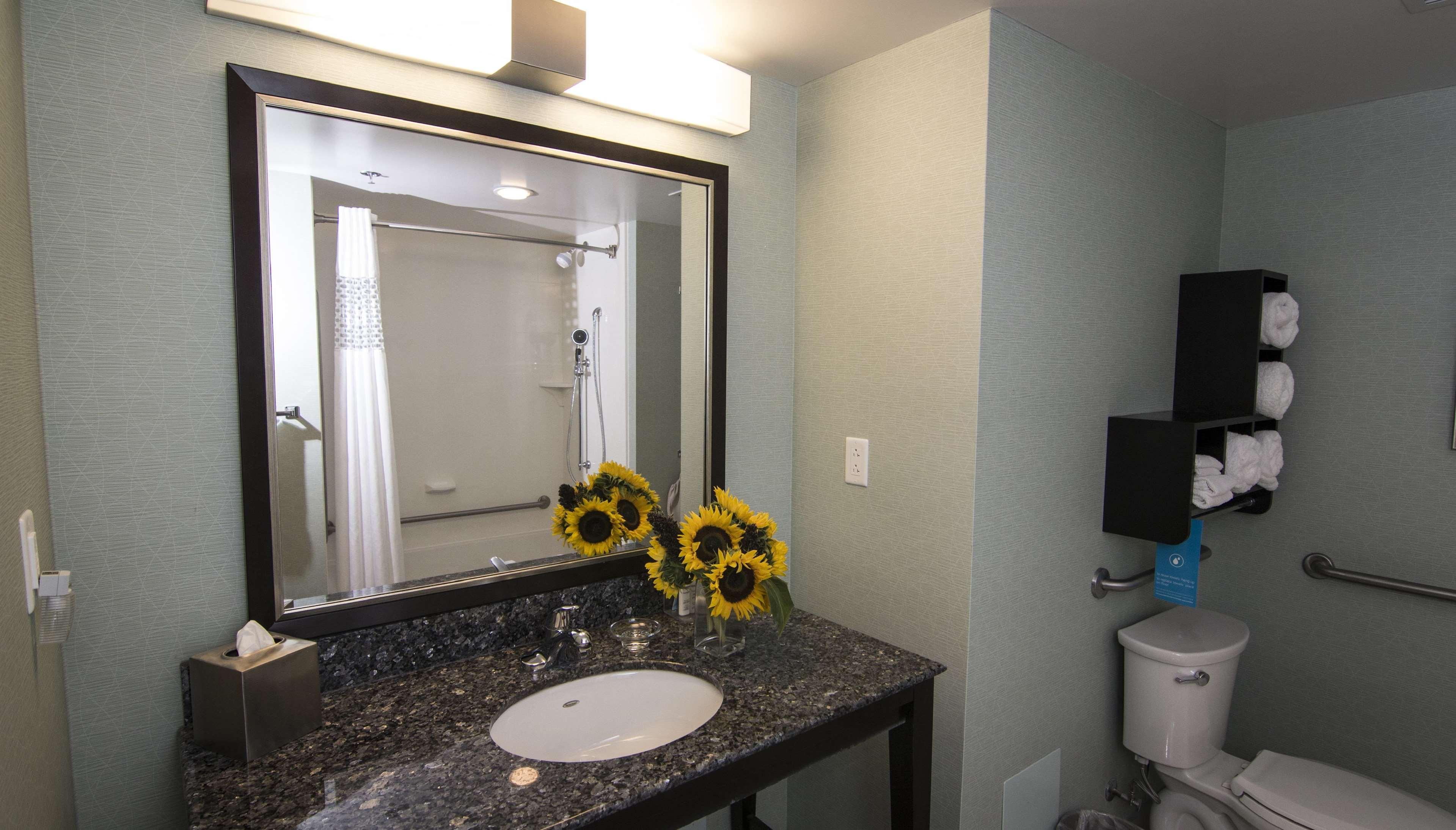 Hampton Inn & Suites By Hilton St. John'S Airport Ngoại thất bức ảnh
