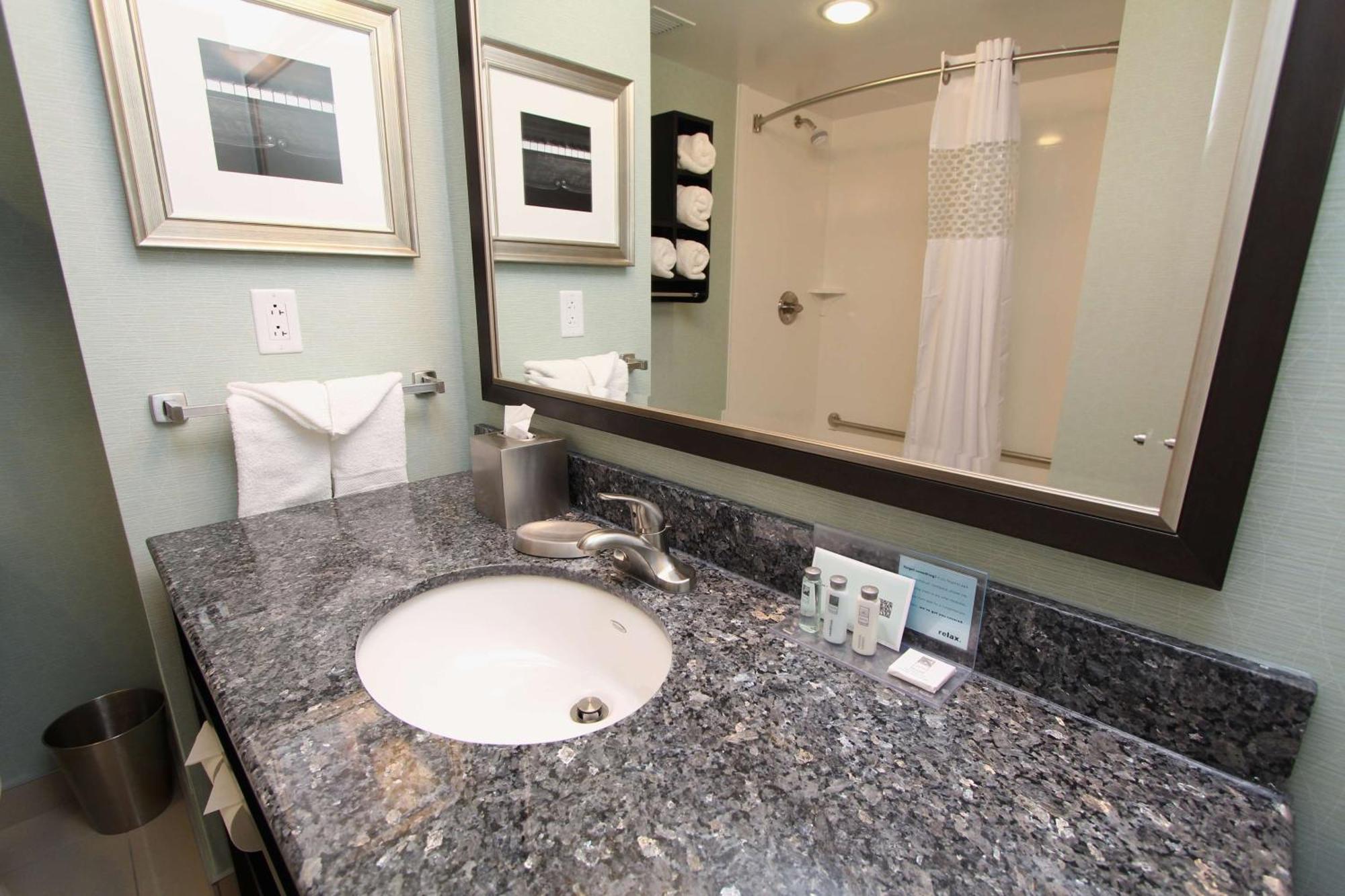 Hampton Inn & Suites By Hilton St. John'S Airport Ngoại thất bức ảnh