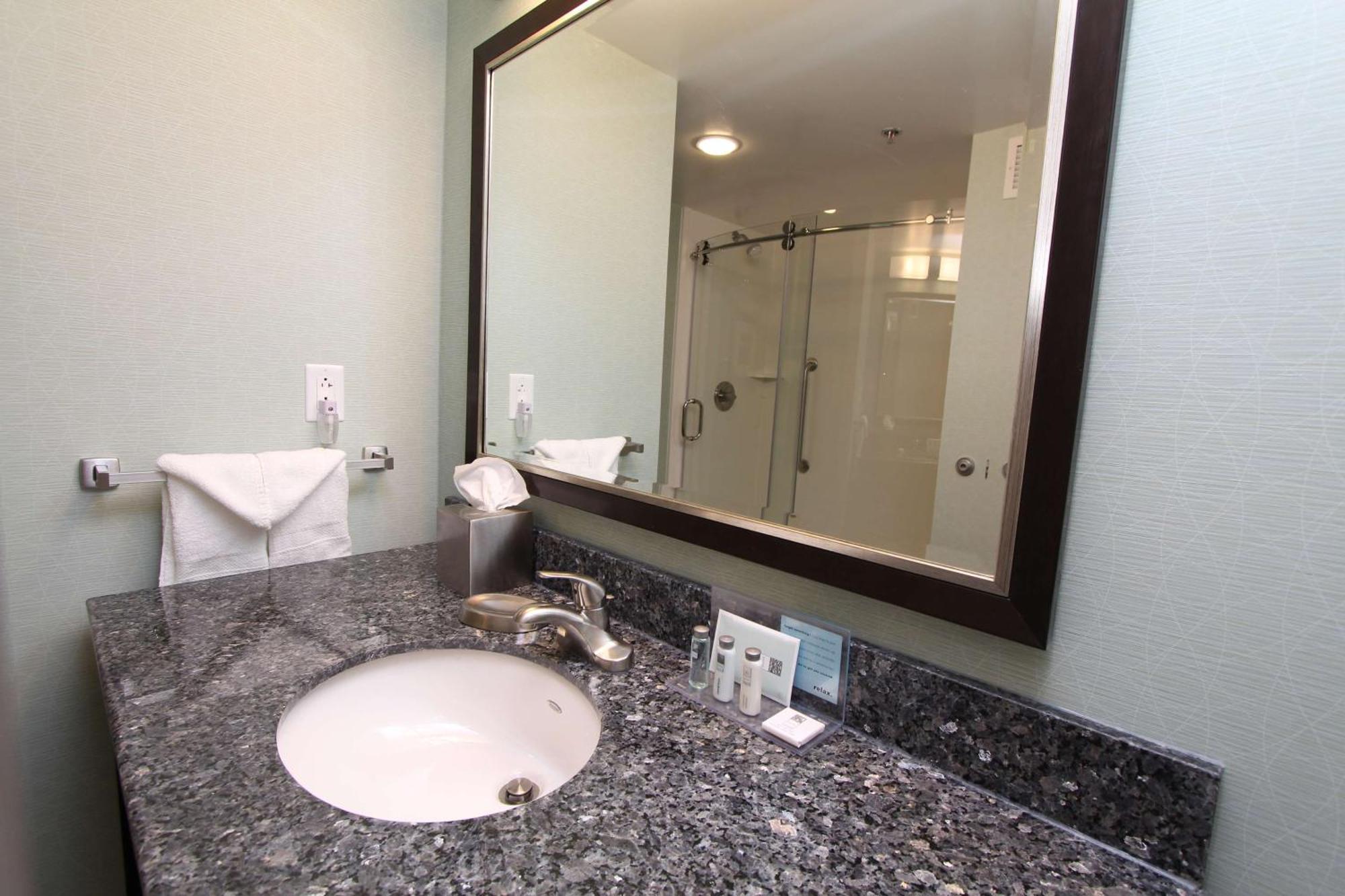 Hampton Inn & Suites By Hilton St. John'S Airport Ngoại thất bức ảnh